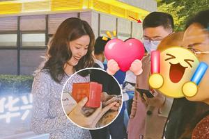 网友偶遇奶茶妹妹章泽天 蓝裙秀丽笑容温婉