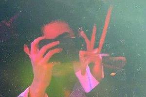 飞云系太甜了！罗云熙唱歌陈飞宇在台下拍照