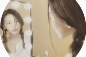 李嫣关闭社交账号后开新号 扎双麻花辫少女