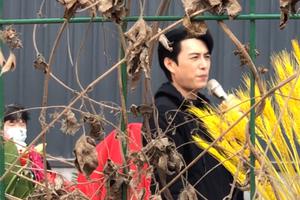 靳东亮相新戏开机仪式将与陈道明再合作