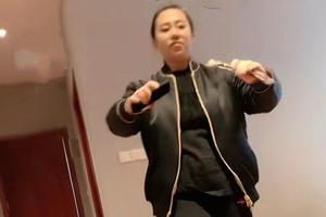 赵本山女弟子丫蛋曝跳舞视频 小腹隆起疑似怀孕