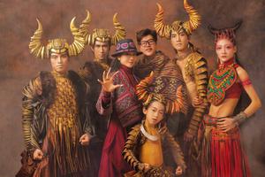 杨丽萍无缘央视春晚 分享节目造型感谢舞者