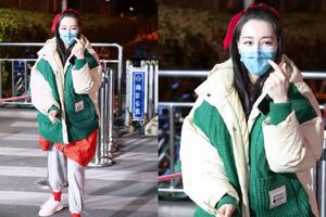 迪丽热巴深夜现身春晚第五次联排