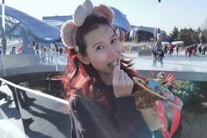 蔡少芬戴迪士尼发箍少女感十足