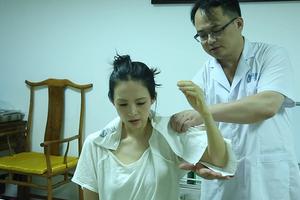 章子怡拍《上阳赋》时受伤左臂脱位