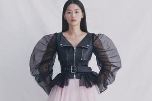 40岁全智贤穿粉嫩纱裙仍似少女 十足春天气息