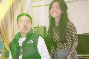 钟镇涛晒女儿唱英文歌视频 17岁女儿气质成熟