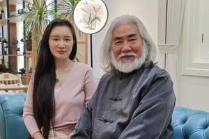 张纪中娇妻首谈怀孕经历 自曝脱发严重睡眠难