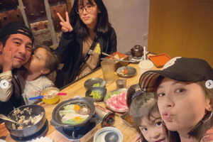 贾静雯晒照为老公甜蜜庆生 一家五口幸福同框