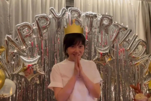 50岁闫妮庆生 生日会现场曝光浪漫有仪式感