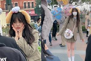 欧阳娜娜逛迪士尼生图曝光元气可爱