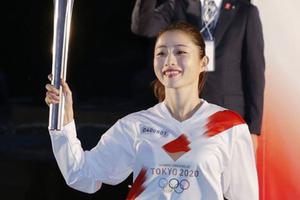 石原里美日本长崎传递圣火 称希望世界更加和平