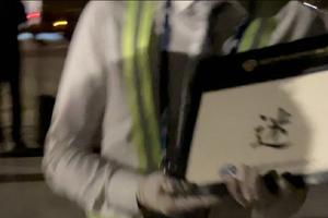 蔡徐坤接机名又换了！这次是一个字“迷”