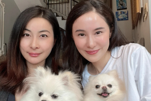 郭晶晶与贵妇闺蜜合影 皮肤白皙气质温柔