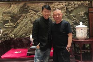 刘德华郭德纲聚会同框合影亲密并肩