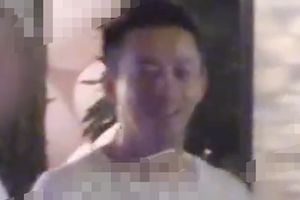 汪小菲离婚风波后酒吧聚会被拍