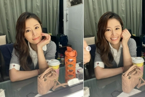 林心如晒复工美照 托腮甜笑状态好