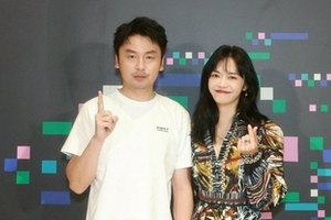 姚晨雷佳音出席FIRST成都惊喜影展