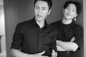 陈坤晒父子合照帅气有型