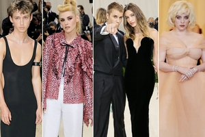 众星亮相Met Gala红毯 造型夸张前卫