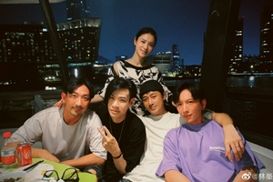 林峰在线向网友征集新歌歌名