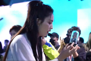 佟丽娅看到34年前做的面人 满脸“大写的震惊”