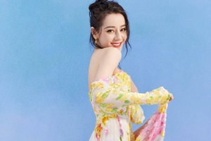 迪丽热巴写真照曝光 抹胸碎花曳地长裙宛若花仙子