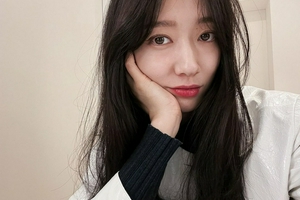 朴信惠怀孕初期自拍晒照 婚期将近状态好