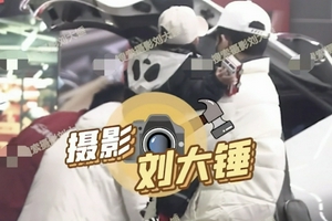 苏醒带小孩儿逛母婴店女方疑为演员廖语辰