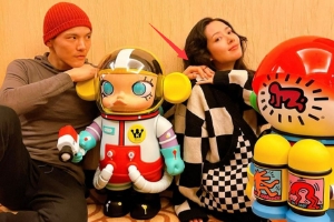 向佐晒和郭碧婷甜蜜合照搭肩牵手秀恩爱