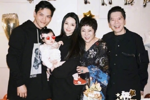 向佐为妈妈和老婆郭碧婷庆生 晒全家合照温馨幸福
