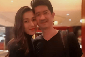 钟嘉欣情人节晒与老公贴脸合照