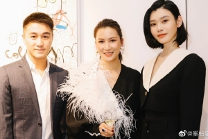 何猷君奚梦瑶一同出席活动 夫妻俩同框合影大撒狗粮