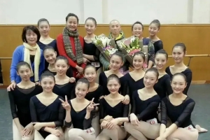 刘浩存任敏高中时期合照曝光