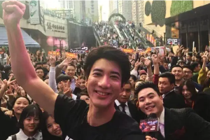 王力宏风波后发贺卡感谢粉丝 称无惧风雨永不言弃