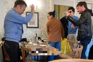 网友英国偶遇马思纯张哲轩 女方被指有孕相