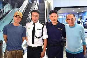 杨受成探班张学友谢霆锋谈心揽肩合影