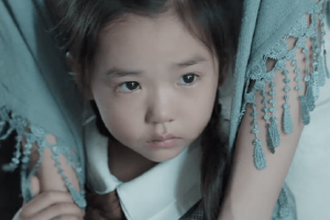 要当童星？董璇女儿小酒窝进组拍戏