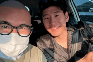 具俊晔已从纽约返回韩国与友人聚会