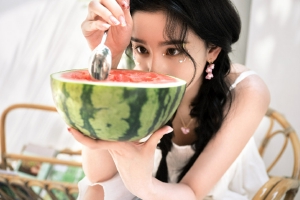 宋祖儿生日写真扎双麻花辫少女感十足