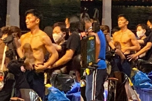 谢霆锋《海关战线》路透赤裸上身拍摄