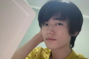 宋亚轩高考后首晒自拍笑容温暖