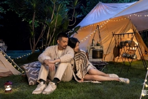 杨子姗产后与老公首次合体登封