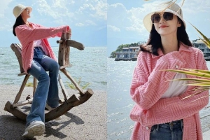 景甜穿粉外套撩拨长发好甜美