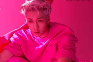 张艺兴银发造型出镜拍大片