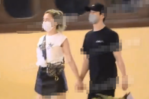 李治廷与女友牵手约会 聚餐后散步画面甜蜜