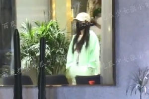 杨幂张大大郭晓婷现身横店聚餐