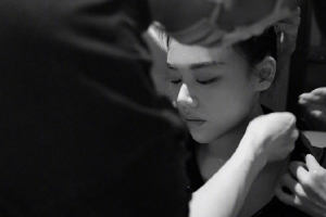 马思纯晒活动花絮努力搞事业状态满分