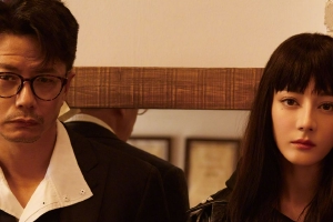 迪丽热巴段奕宏合拍大片电影感满满