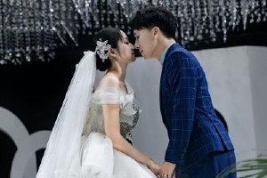 《快乐星球》“冰柠檬”张兆艺晒婚礼照片